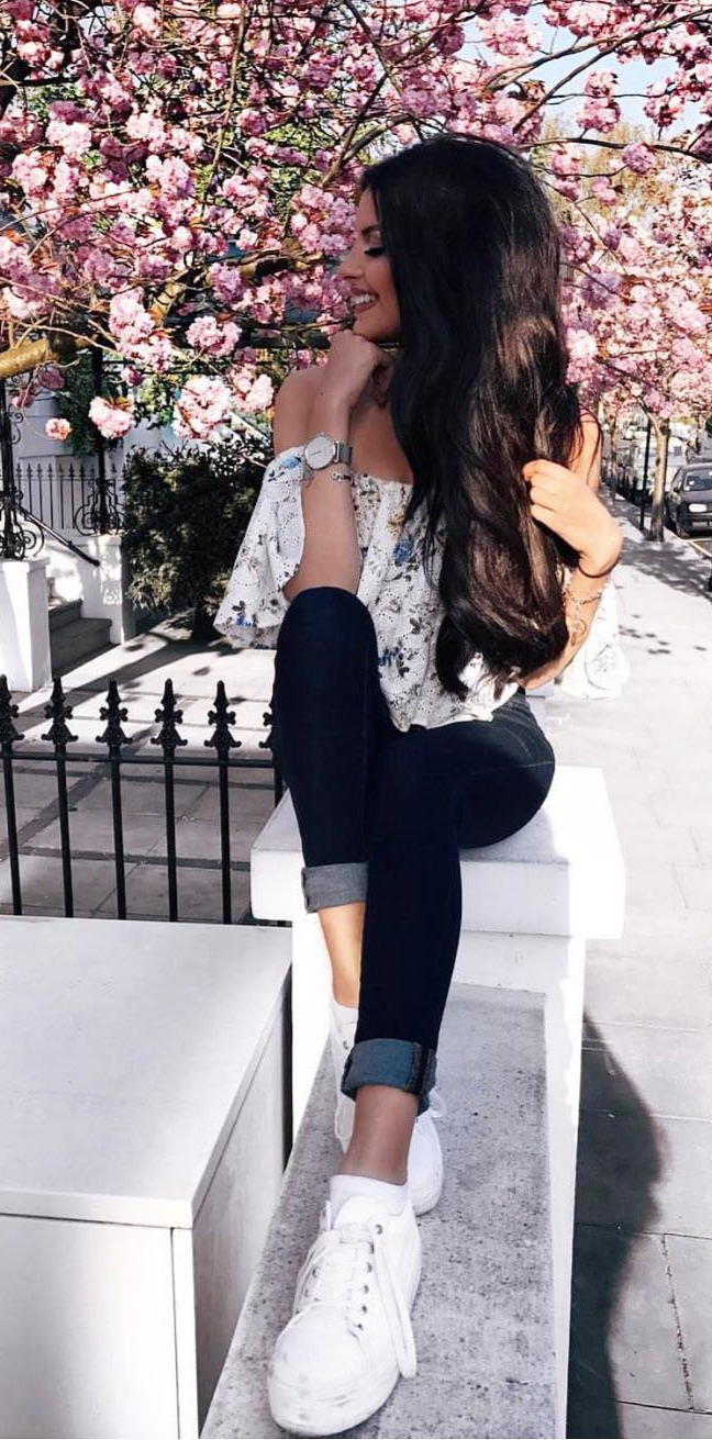 10 Charming Summer Work Outfits to Wear - #Style, #Outfit, #Outfitoftheday, #Fashionista, #Top Wenn ich so ein Bild von meinen langen Haaren (+Extensions) sehe, vermisse ich sie wieder total!! Andererseits habe ich auch mega Lust auf einen etwas k(fmeine VerhHaarschnitt zB Schulterlwas meint ihr?? BTW lohnt sich London perfekt im Frzu besuchen, die ganzen Cherry Blossoms waren ein richtiger Traum! Das Bild ist letztes Jahr entstanden, aber immer noch eines meiner Favorites! ____ , blossoms , cherryblossom , london , dreamy , nottinghill , happygirl , inspojunkie , inspiration , lovebird , longhairstyles , hairextensions , longhairshorthair , decisions , americanstyle , hairsandstyles , fashionzine 