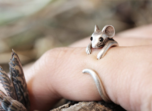 wickedclothes - Wraparound Mouse RingThis tiny mouse will hug...