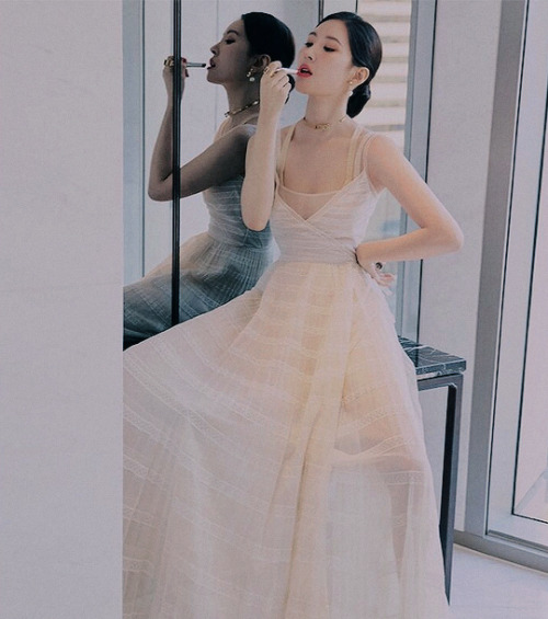 wonderqurls - Sunmi x Dior for Elle