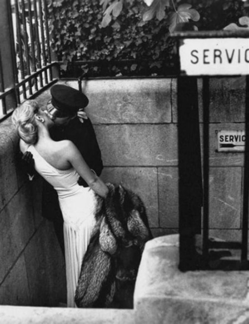 last-picture-show - Helmut Newton, Secret Love Couple, 1976
