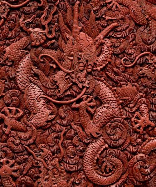 ufansius:Circular lacquer box carved with dragons in clouds -...