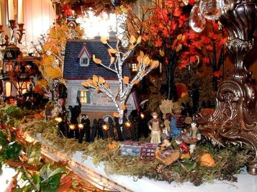 octoberyet:Miniature Halloween villages