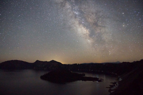Crater Lake with no moon. js