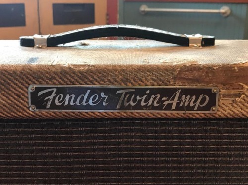 mmguitarbar - Ummmm #Fender #TweedTwin #LowPower (at Mike &...