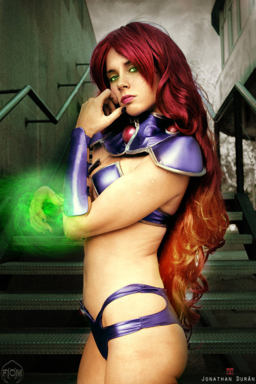 hotcosplaychicks - Starfire Red Hood And The Outlaws By...