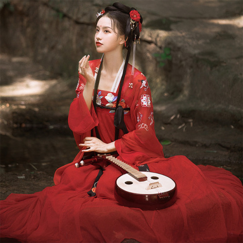 hanfugallery:Traditional Chinese hanfu by 燕语花事