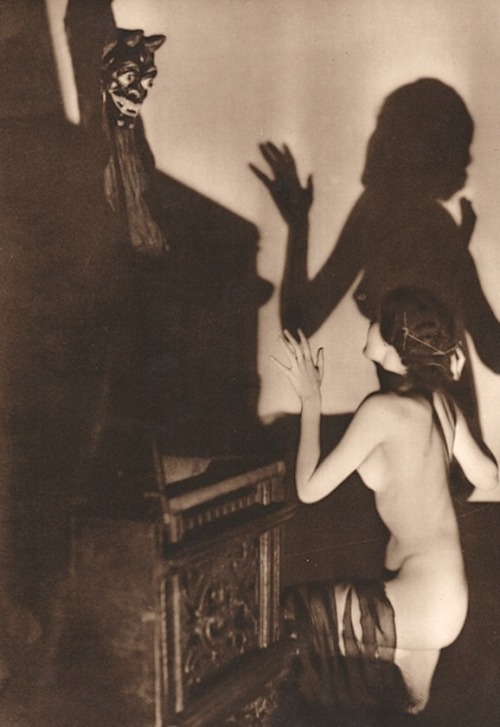 grigiabot:John Everard “Nude with Demon Puppet” circa 1920