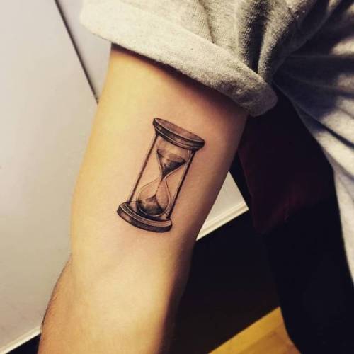 By Jay Shin, done at Black Fish Tattoo, Manhattan.... jayshin;small;hourglass;single needle;inner arm;clock;facebook;twitter;other