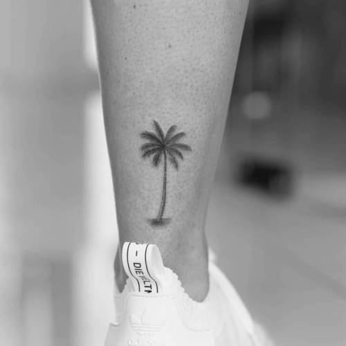 93 Tremendous Tree Tattoos On Leg