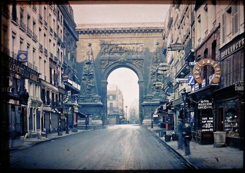 historicaltimes - Paris street shortly before the outbreak of...