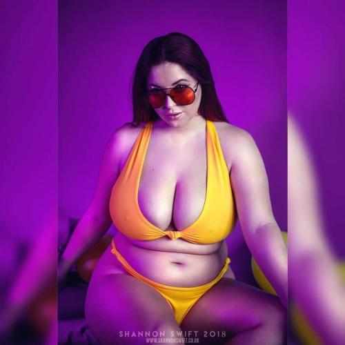 thechubbyvixen - Queen of Curves.Photo by Shannon Swift