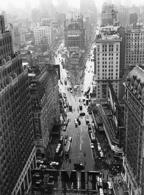 semioticapocalypse - Lou Stoumen. Times Square, New York City....