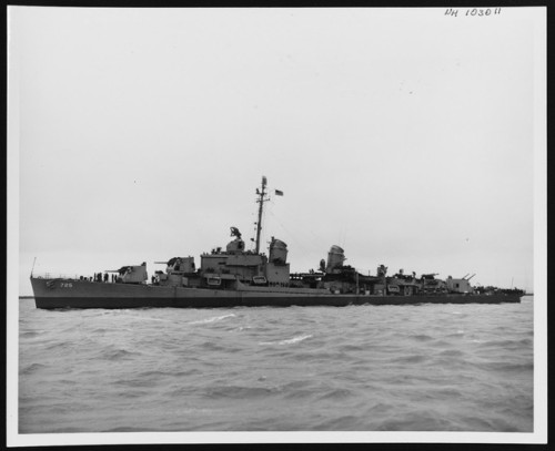 lex-for-lexington:“USS O'Brien(DD-725) underway off the...