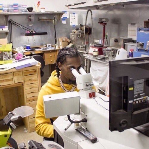 barabelly:me analyzing 13 nearly identical selfies to figure out which one to post
