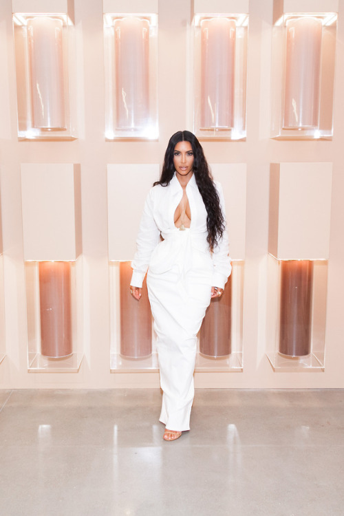 kuwkimye - Kim Kardashian West at the KKW Beauty Pop-Up Shop...