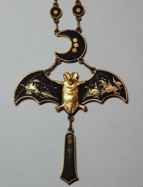 treasures-and-beauty:Art Nouveau Japanese 24K; Silver Inlaid...