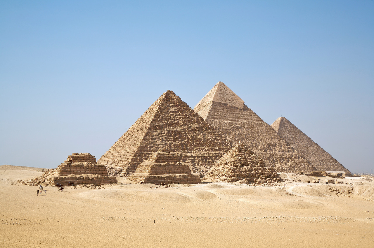 Couic et le professeur en Egypte, va-t-on les retrouver à explorer le fin fond des pyramides ?
Oh ! non…. l’affaire est plus compliquée qu’il n’y parait !
Le Papillon du pharaon (chez Amazon et Kobo/FNAC)