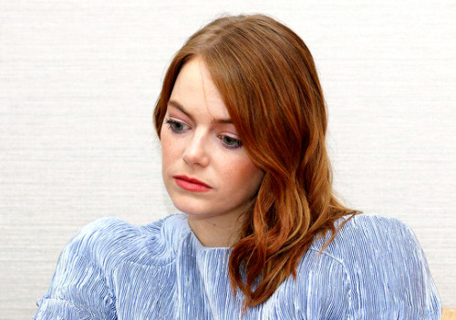 flawlessbeautyqueens - Emma Stone at The Favourite Press...
