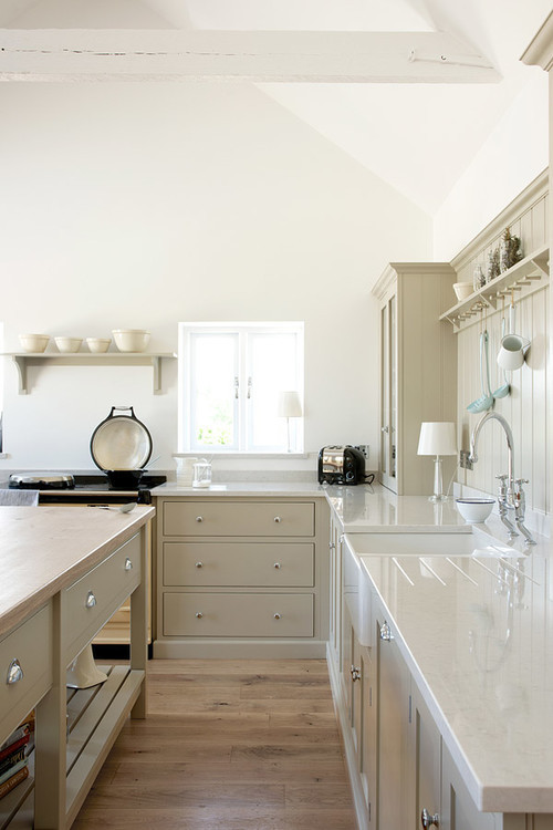 georgianadesign - ‘The Warwickshire Barn Shaker’ kitchen. deVOL...