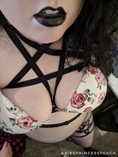 sassysexymilf - Yay for Lingerie Monday! It was so fun dressing...