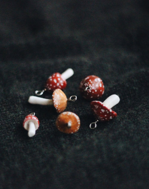 littlealienproducts - Handmade Toadstool Necklace...