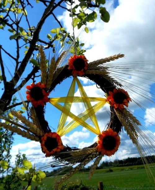just1tess - Sunflower, wheat, and barley pentacle wreath for...