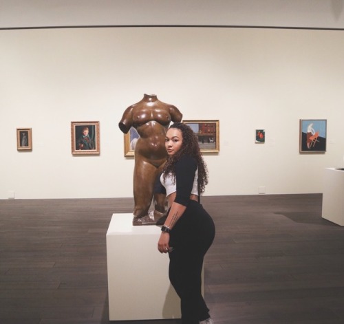 mannigy - lowkeylioness - Sis was thicc… Art reflects life