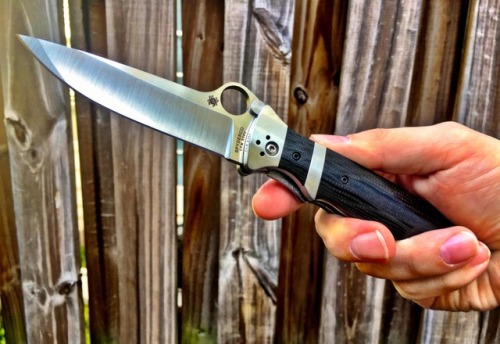 Spyderco Vallotton. Reminds me of switchblades and old Italian...