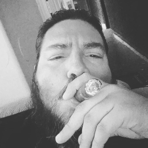 #TheGentleman #cigars #beard (at Midgård)