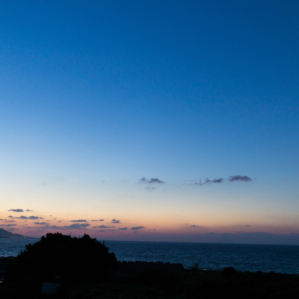 屋久島の海、空、夕暮れ時