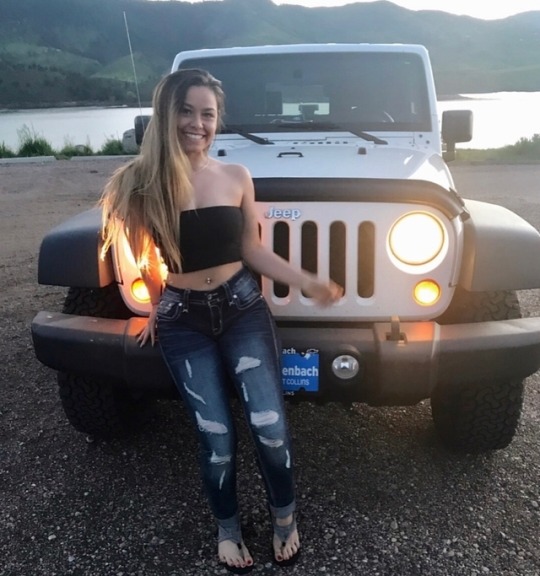Jeeps And Hot Girl