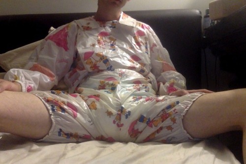 paddingandpoverty - Allllll crinkled up for bed - 3 no leaks for...
