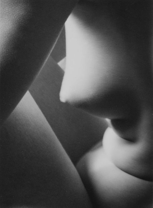 whataboutbobbed - Trianglesby Imogen Cunningham, 1928
