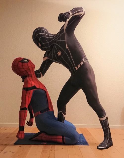 thesidekink:cycleracer:Spiderman V Symbiote Homecomeing...