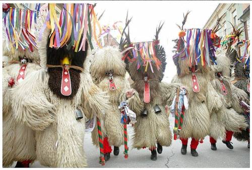 lugvelesasrz - Masked processions of the SlavsKurenti in...