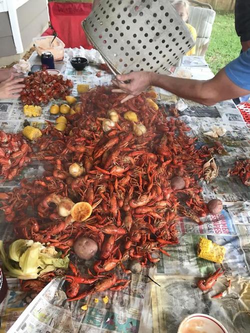 hotfoodsubreddits - [Homemade] Louisiana Crawfish boil via /r/food...