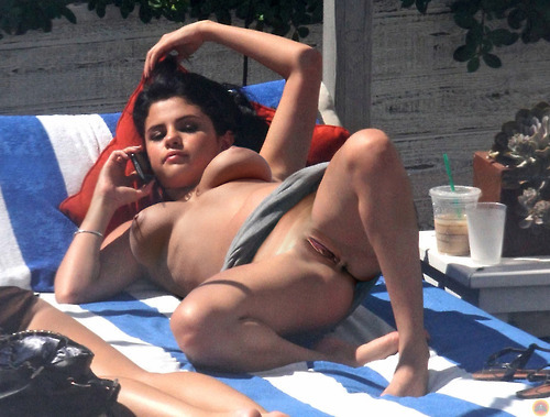 celebrityfakesdotcom - Selena Gomez 