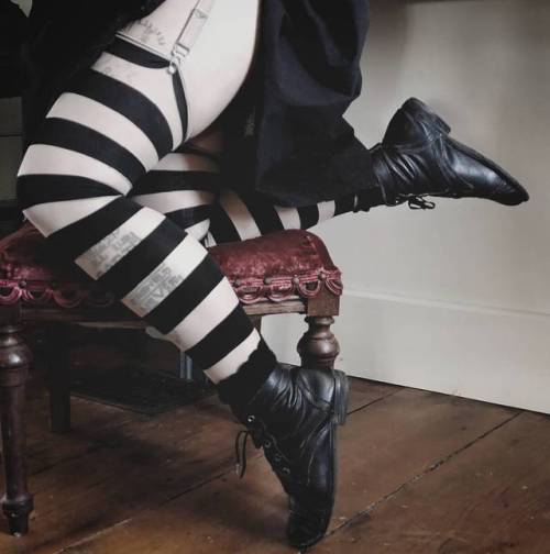 thedevilsdivination - Moments allowed, Halloween stockings and...