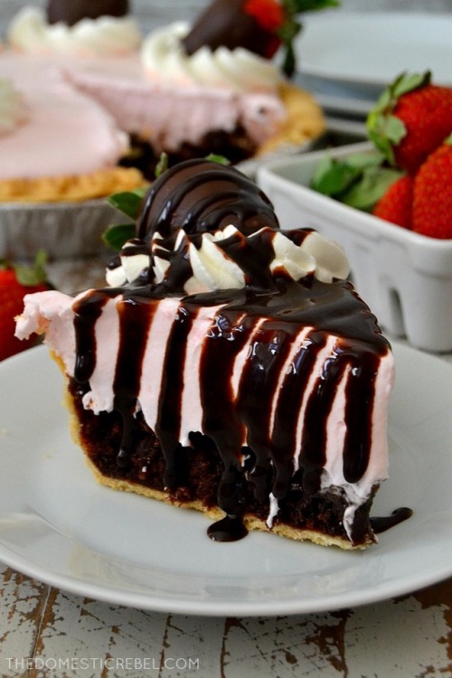 sweetoothgirl - Chocolate Covered Strawberry Brownie Pie