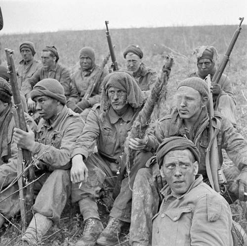 warhistoryonline - Personnel of the 2nd Canadian Infantry...