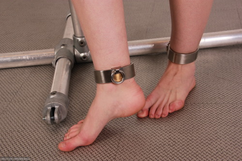 metalbdsm - Quite love these cuffs and collar. Having the lock...