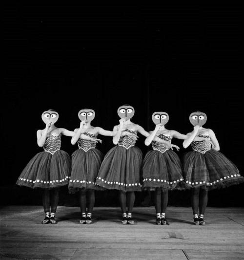madivinecomedie: "madivinecomedie:" Boris Lipnitzki.  Dreams, Balanchine's ballet 1933 "See also"