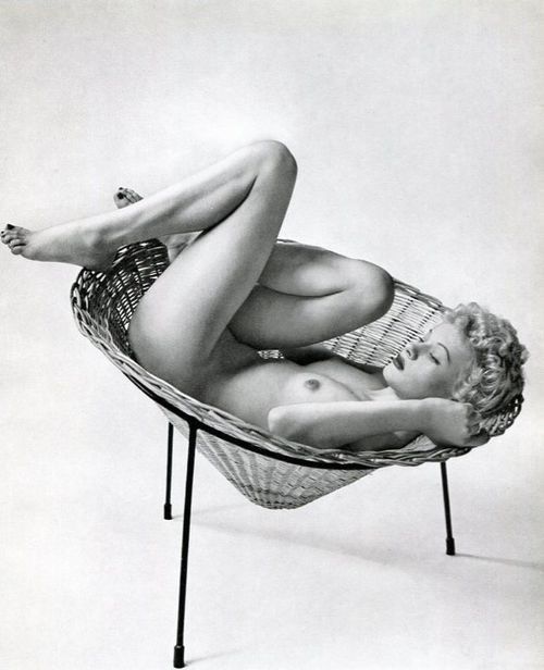bravo-hotel - Zoltan Glass, Nude In Wicker Chair, 1950s