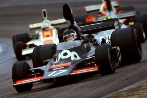 frenchcurious - Jean-Pierre Jarier (UOP - Shadow DN5 Cosworth)...