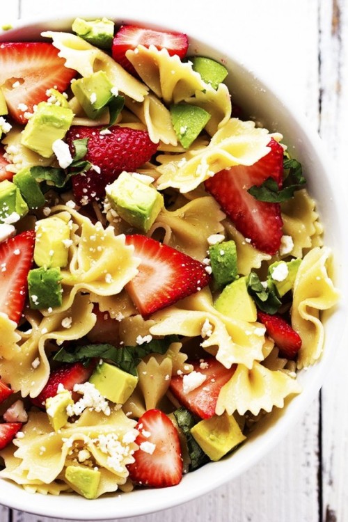 hoardingrecipes - Strawberry Avocado Pasta Salad