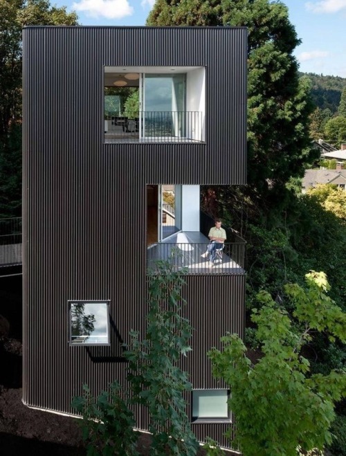 Tower House, Portland, Oregon by Benjamin Waechter Architect |...