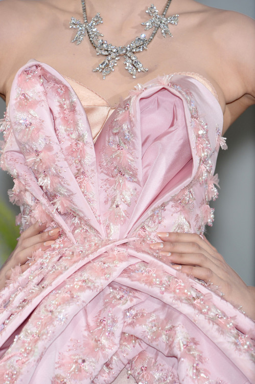 fashionsprose - Details at Christian Dior Couture F/W 2009