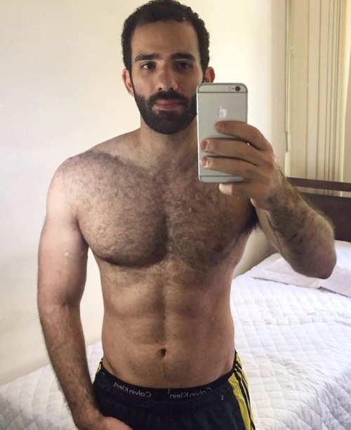 arabfitnessgods:Hairy Alpha Stud Spotted.Summer is coming and...