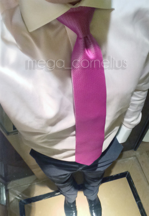 mega-cornelius:This pink tie is one of my all time favorite.