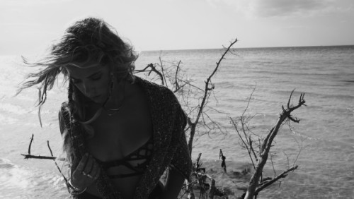 Ashley Benson | ‘Mi Corazón En El Mar’ by Nico Guilis 